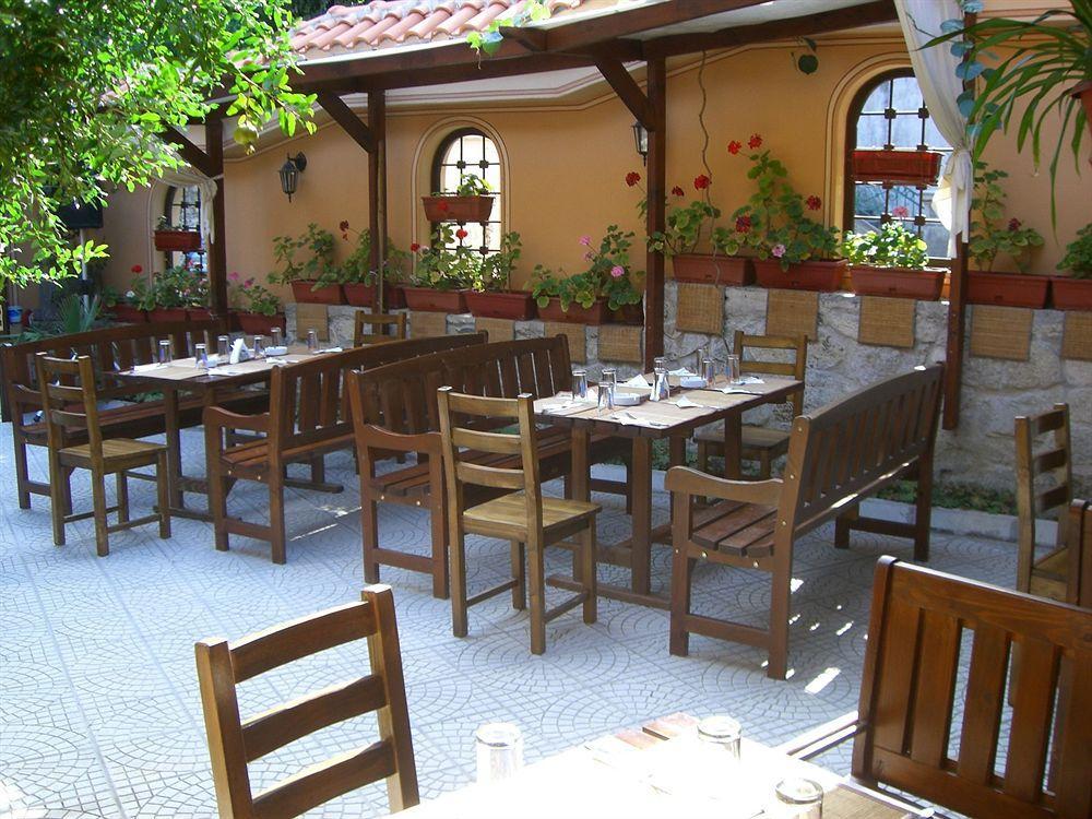 Family Hotel At Renaissance Square Plovdiv Exterior foto